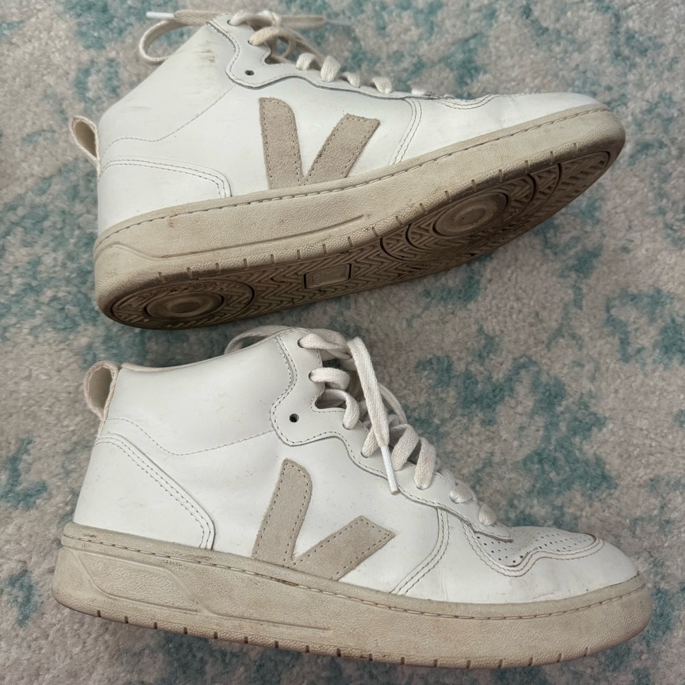Veja V-15 mid top sneaker